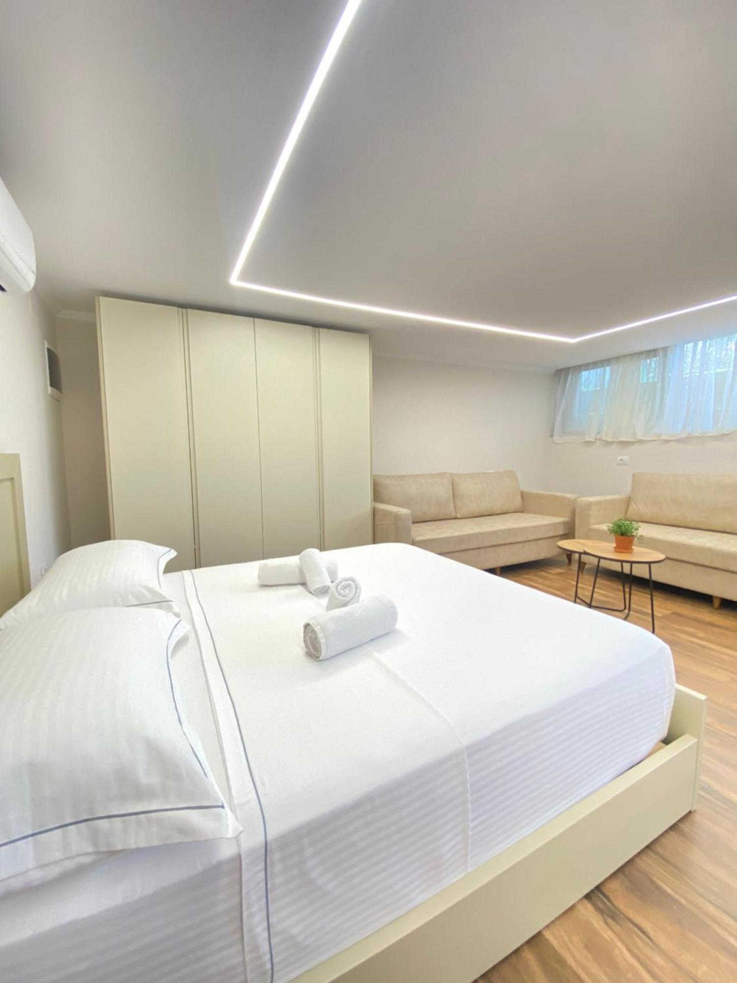 Flors Apartments Durrës Buitenkant foto